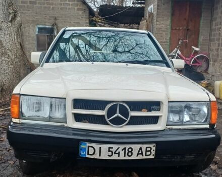 Белый Мерседес 190, объемом двигателя 2 л и пробегом 500 тыс. км за 1000 $, фото 1 на Automoto.ua