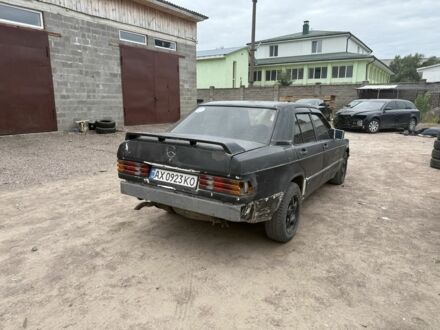 Мерседес 190 1988 в Коростене на Automoto.ua Белый Мерседес 190, объемом двигателя 2 л и пробегом 295 тыс. км за 48000 $, фото 1 на Automoto.ua