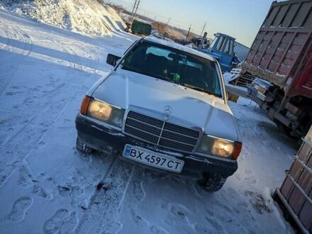 Мерседес 190 1988 у Підволочиськ на Automoto.ua Білий Мерседес 190, об'ємом двигуна 2 л та пробігом 400 тис. км за 1350 $, фото 1 на Automoto.ua