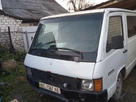 Белый Мерседес 190, объемом двигателя 2.4 л и пробегом 3 тыс. км за 1000 $, фото 1 на Automoto.ua