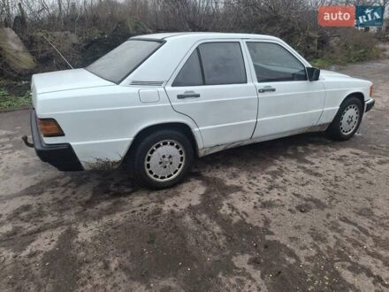 Белый Мерседес 190, объемом двигателя 2 л и пробегом 240 тыс. км за 1900 $, фото 1 на Automoto.ua