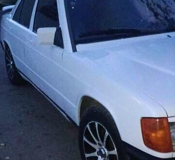 Мерседес 190 1989 у Долине на Automoto.ua Білий Мерседес 190, об'ємом двигуна 0 л та пробігом 100 тис. км за 1500 $, фото 1 на Automoto.ua
