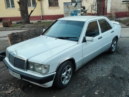 Мерседес 190 1990 в Запорожье на Automoto.ua Белый Мерседес 190, объемом двигателя 2 л и пробегом 400 тыс. км за 2000 $, фото 1 на Automoto.ua