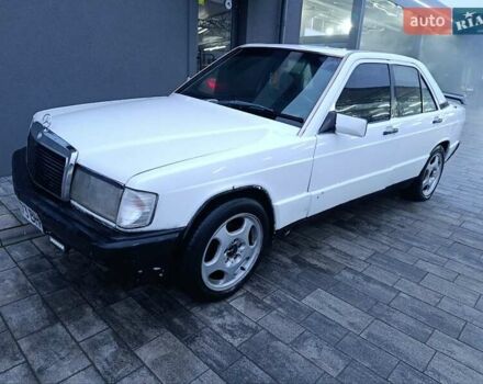 Белый Мерседес 190, объемом двигателя 2 л и пробегом 312 тыс. км за 950 $, фото 1 на Automoto.ua