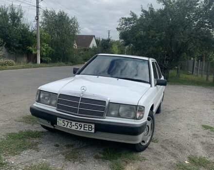 Білий Мерседес 190, об'ємом двигуна 1.8 л та пробігом 337 тис. км за 3000 $, фото 1 на Automoto.ua