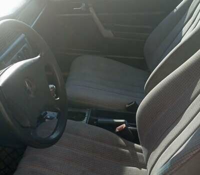 Бежевый Мерседес 190, объемом двигателя 2 л и пробегом 290 тыс. км за 1400 $, фото 2 на Automoto.ua