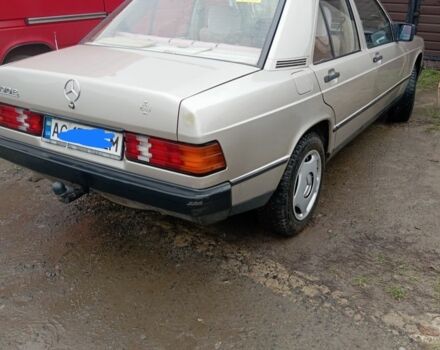 Бежевый Мерседес 190, объемом двигателя 2.2 л и пробегом 370 тыс. км за 2700 $, фото 1 на Automoto.ua