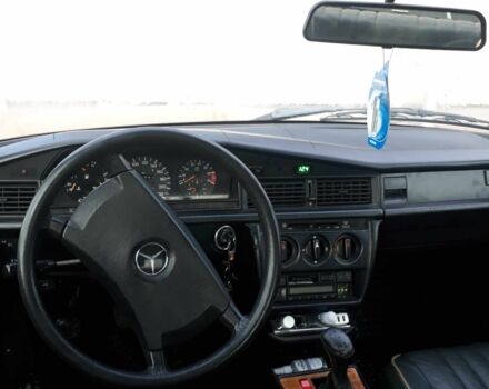 Бежевий Мерседес 190, об'ємом двигуна 2 л та пробігом 350 тис. км за 1700 $, фото 8 на Automoto.ua