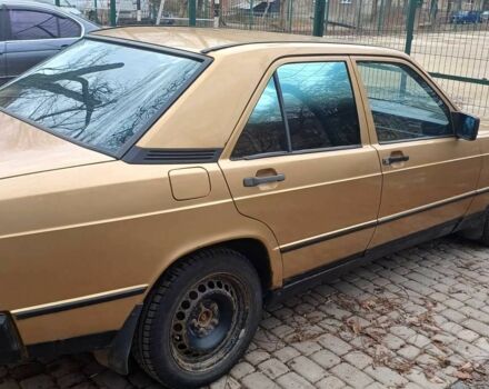 Бежевий Мерседес 190, об'ємом двигуна 2 л та пробігом 350 тис. км за 1800 $, фото 2 на Automoto.ua