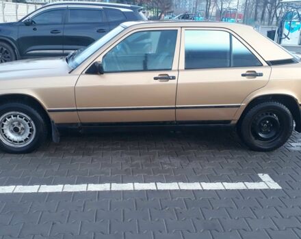 Бежевий Мерседес 190, об'ємом двигуна 2 л та пробігом 350 тис. км за 1700 $, фото 5 на Automoto.ua