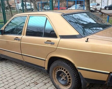 Бежевий Мерседес 190, об'ємом двигуна 2 л та пробігом 350 тис. км за 1800 $, фото 5 на Automoto.ua