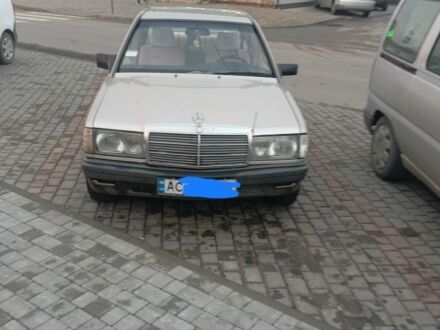 Бежевый Мерседес 190, объемом двигателя 2.2 л и пробегом 370 тыс. км за 2700 $, фото 1 на Automoto.ua