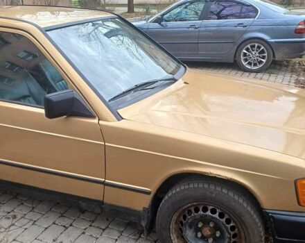 Бежевий Мерседес 190, об'ємом двигуна 2 л та пробігом 350 тис. км за 1800 $, фото 1 на Automoto.ua