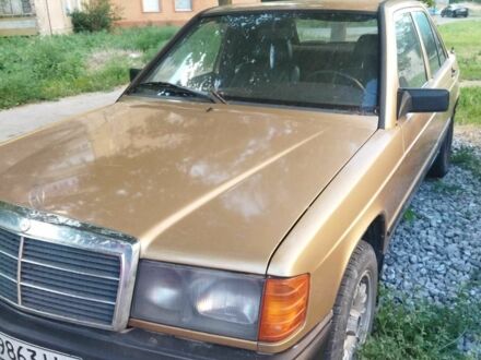 Мерседес 190 1991 в Ужгороде на Automoto.ua Бежевый Мерседес 190, объемом двигателя 2 л и пробегом 350 тыс. км за 1700 $, фото 1 на Automoto.ua