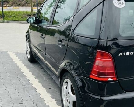 Черный Мерседес 190, объемом двигателя 1.9 л и пробегом 220 тыс. км за 3500 $, фото 4 на Automoto.ua