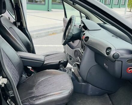 Черный Мерседес 190, объемом двигателя 1.9 л и пробегом 220 тыс. км за 3500 $, фото 13 на Automoto.ua