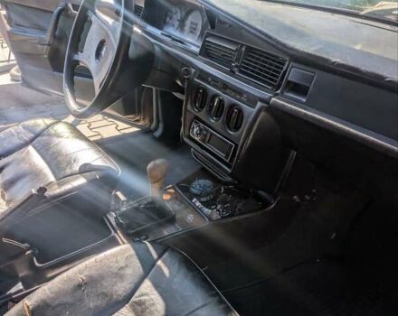 Чорний Мерседес 190, об'ємом двигуна 2 л та пробігом 550 тис. км за 800 $, фото 3 на Automoto.ua