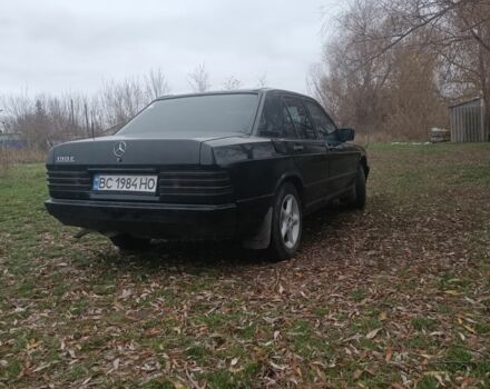 Чорний Мерседес 190, об'ємом двигуна 2 л та пробігом 180 тис. км за 2300 $, фото 1 на Automoto.ua