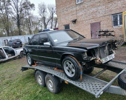 Чорний Мерседес 190, об'ємом двигуна 2 л та пробігом 300 тис. км за 750 $, фото 2 на Automoto.ua