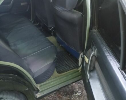 Черный Мерседес 190, объемом двигателя 2 л и пробегом 300 тыс. км за 1921 $, фото 4 на Automoto.ua