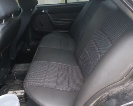 Чорний Мерседес 190, об'ємом двигуна 2 л та пробігом 180 тис. км за 2300 $, фото 3 на Automoto.ua