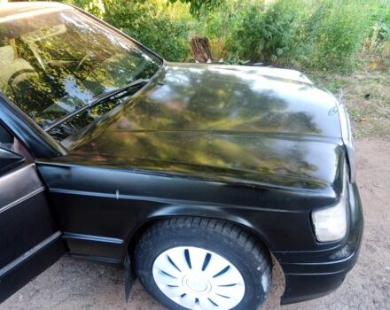 Черный Мерседес 190, объемом двигателя 2 л и пробегом 250 тыс. км за 1500 $, фото 1 на Automoto.ua