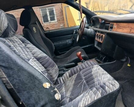 Чорний Мерседес 190, об'ємом двигуна 2 л та пробігом 300 тис. км за 750 $, фото 4 на Automoto.ua