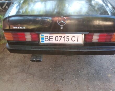 Черный Мерседес 190, объемом двигателя 2 л и пробегом 250 тыс. км за 1500 $, фото 6 на Automoto.ua
