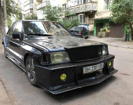 Черный Мерседес 190, объемом двигателя 2 л и пробегом 120 тыс. км за 1000 $, фото 2 на Automoto.ua
