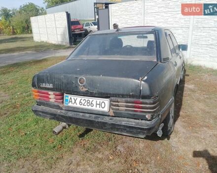 Черный Мерседес 190, объемом двигателя 2 л и пробегом 300 тыс. км за 1100 $, фото 2 на Automoto.ua