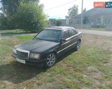 Черный Мерседес 190, объемом двигателя 2 л и пробегом 300 тыс. км за 1100 $, фото 4 на Automoto.ua