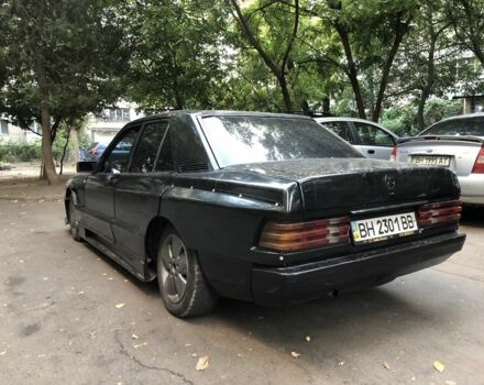 Черный Мерседес 190, объемом двигателя 2 л и пробегом 120 тыс. км за 1000 $, фото 5 на Automoto.ua