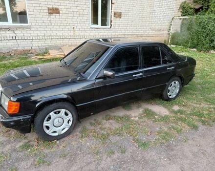 Черный Мерседес 190, объемом двигателя 2 л и пробегом 500 тыс. км за 1650 $, фото 4 на Automoto.ua