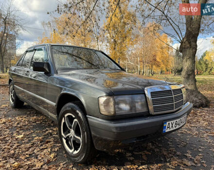 Черный Мерседес 190, объемом двигателя 2.6 л и пробегом 267 тыс. км за 2999 $, фото 7 на Automoto.ua