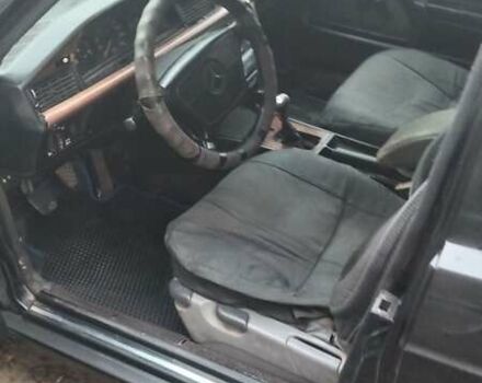 Чорний Мерседес 190, об'ємом двигуна 2.5 л та пробігом 630 тис. км за 2400 $, фото 2 на Automoto.ua