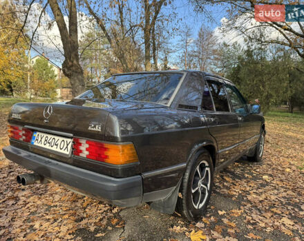 Черный Мерседес 190, объемом двигателя 2.6 л и пробегом 267 тыс. км за 2999 $, фото 5 на Automoto.ua