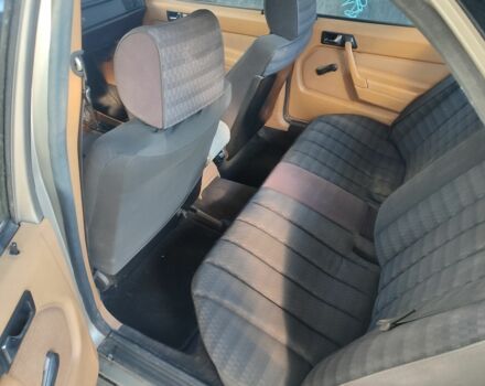 Чорний Мерседес 190, об'ємом двигуна 2 л та пробігом 300 тис. км за 1650 $, фото 5 на Automoto.ua