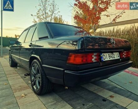 Черный Мерседес 190, объемом двигателя 2.3 л и пробегом 271 тыс. км за 4000 $, фото 11 на Automoto.ua
