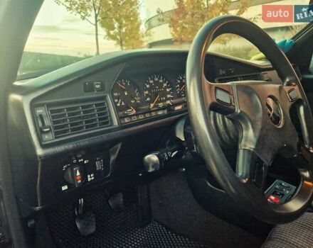 Черный Мерседес 190, объемом двигателя 2.3 л и пробегом 271 тыс. км за 4000 $, фото 27 на Automoto.ua