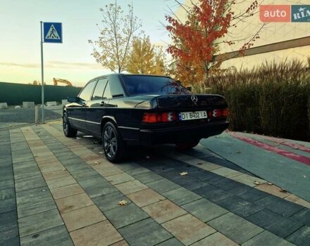 Черный Мерседес 190, объемом двигателя 2.3 л и пробегом 271 тыс. км за 4000 $, фото 10 на Automoto.ua
