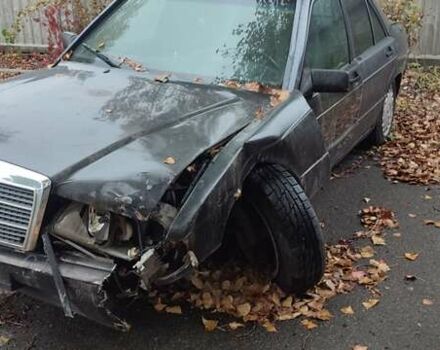 Чорний Мерседес 190, об'ємом двигуна 2 л та пробігом 470 тис. км за 765 $, фото 4 на Automoto.ua