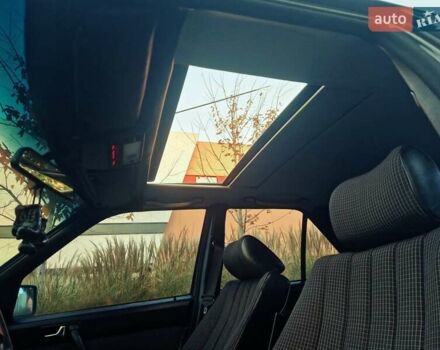 Черный Мерседес 190, объемом двигателя 2.3 л и пробегом 271 тыс. км за 4000 $, фото 30 на Automoto.ua