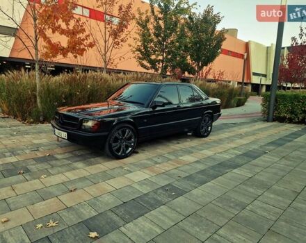 Черный Мерседес 190, объемом двигателя 2.3 л и пробегом 271 тыс. км за 4000 $, фото 2 на Automoto.ua