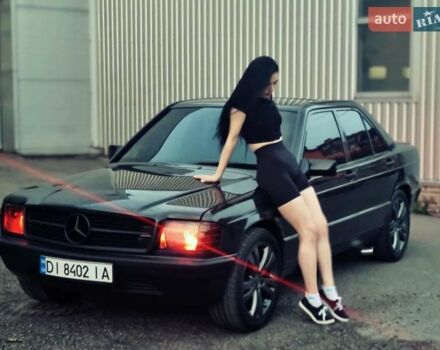 Черный Мерседес 190, объемом двигателя 2.3 л и пробегом 271 тыс. км за 4000 $, фото 34 на Automoto.ua