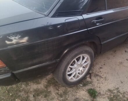 Черный Мерседес 190, объемом двигателя 2 л и пробегом 2 тыс. км за 1800 $, фото 4 на Automoto.ua