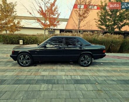 Черный Мерседес 190, объемом двигателя 2.3 л и пробегом 271 тыс. км за 4000 $, фото 13 на Automoto.ua