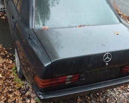 Чорний Мерседес 190, об'ємом двигуна 2 л та пробігом 470 тис. км за 765 $, фото 2 на Automoto.ua