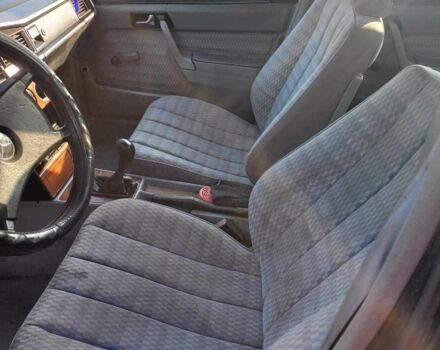 Чорний Мерседес 190, об'ємом двигуна 2.2 л та пробігом 500 тис. км за 709 $, фото 2 на Automoto.ua