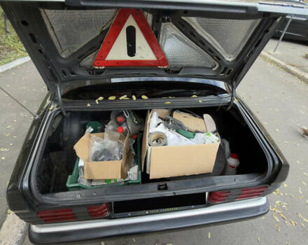 Черный Мерседес 190, объемом двигателя 2 л и пробегом 374 тыс. км за 6500 $, фото 5 на Automoto.ua