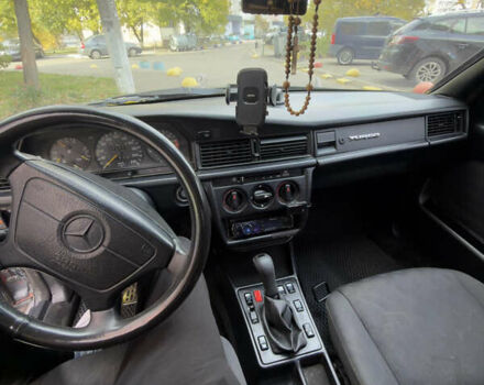 Черный Мерседес 190, объемом двигателя 2 л и пробегом 374 тыс. км за 6500 $, фото 8 на Automoto.ua
